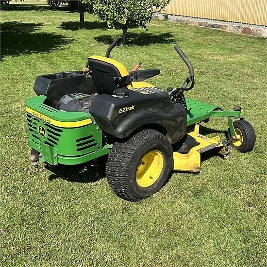 John Deere EZtrack  Z425 - Video 8 of 30