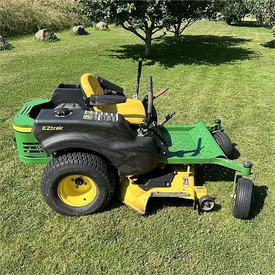 John Deere EZtrack  Z425 - Video 9 of 30