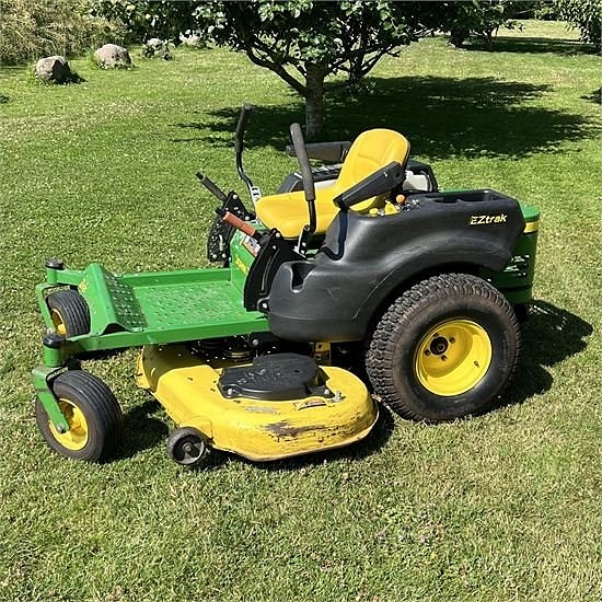 John Deere EZtrack  Z425 - Video 3 of 30