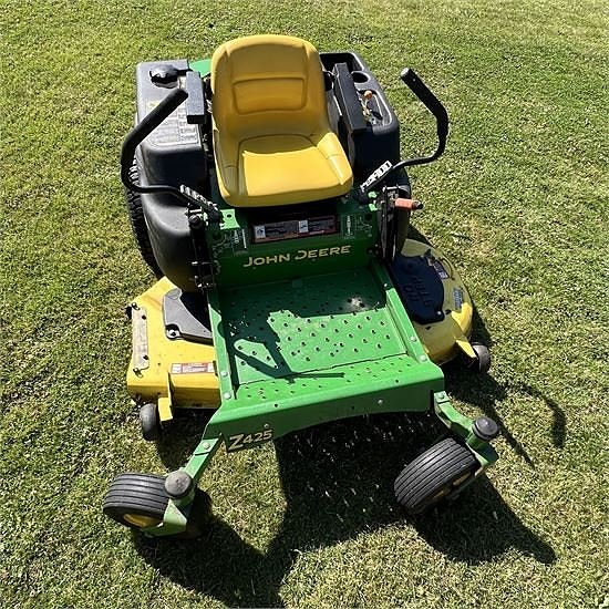 John Deere EZtrack  Z425 - Video 11 of 30