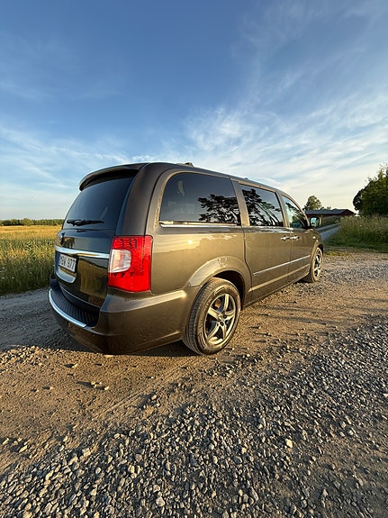 Lancia Voyager 3 of 5