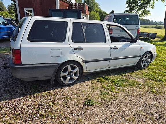 Volkswagen Golf III 4 of 5