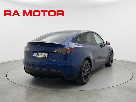 Tesla Model Y 5 of 27