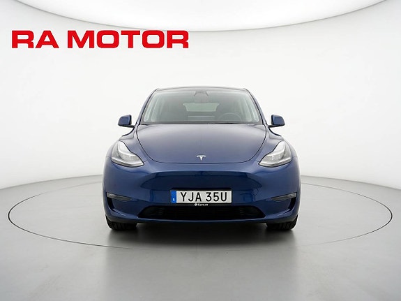 Tesla Model Y 7 of 27