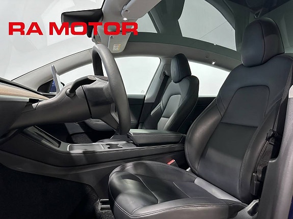 Tesla Model Y 13 of 27