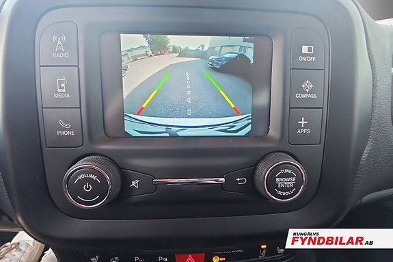 Jeep Renegade 9 of 9