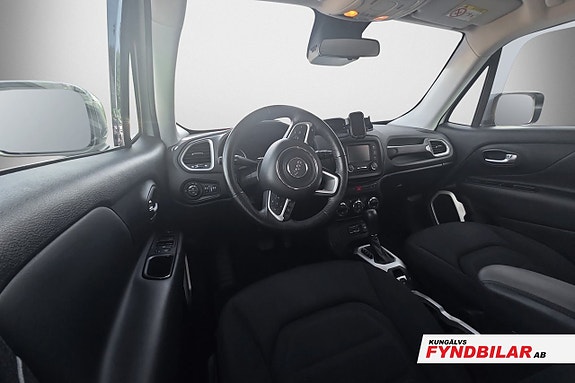 Jeep Renegade 7 of 9
