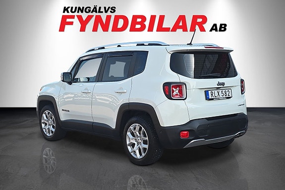 Jeep Renegade 2 of 9