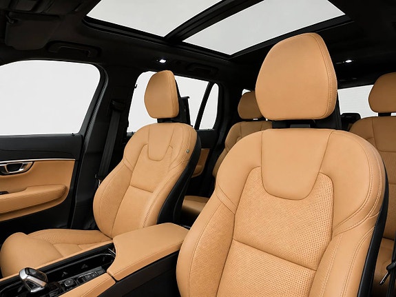 Volvo XC90 7 of 11