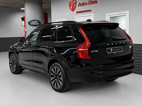 Volvo XC90 3 of 11