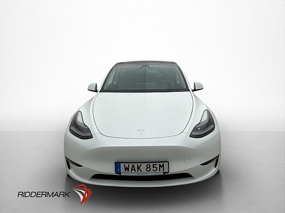 Tesla Model Y 3 of 5