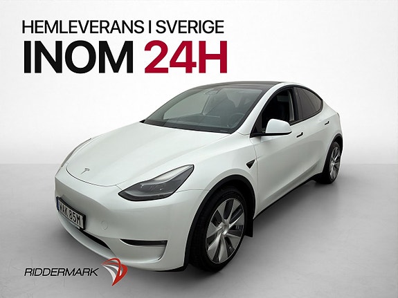 Tesla Model Y 4 of 5