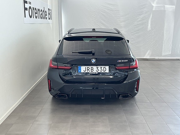 BMW M340i 15 of 17