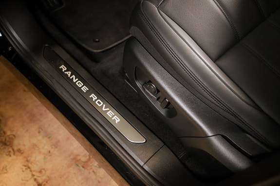 Land Rover Range Rover Evoque 17 of 30