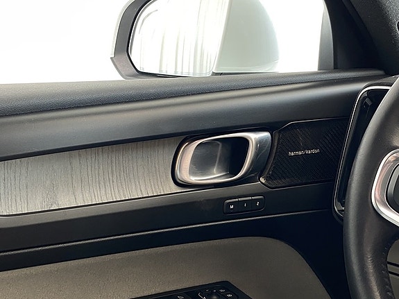 Volvo XC40 15 of 15