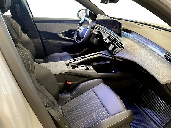 Peugeot 5008 12 of 16