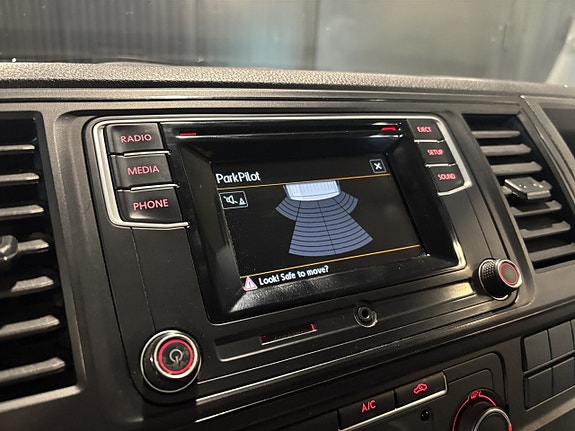 Volkswagen Transporter 13 of 19