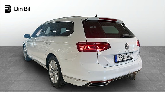 Volkswagen Passat 4 of 21
