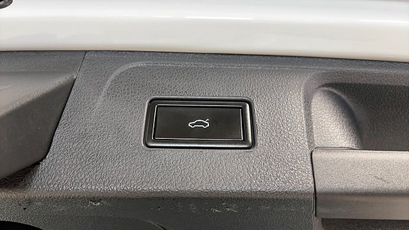 Volkswagen Passat 15 of 21