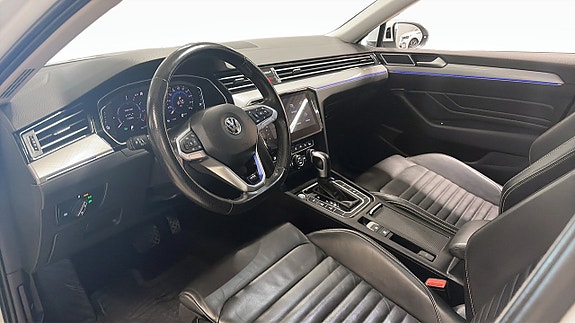 Volkswagen Passat 8 of 21