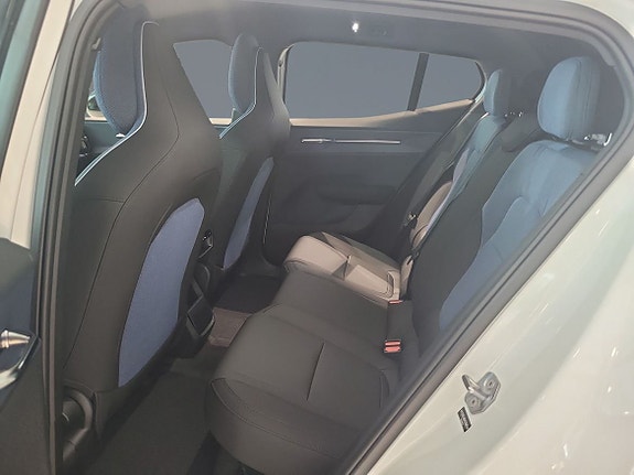 Volvo EX30 7 of 8