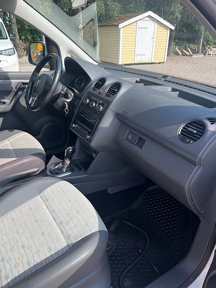 Volkswagen Caddy 2 of 5