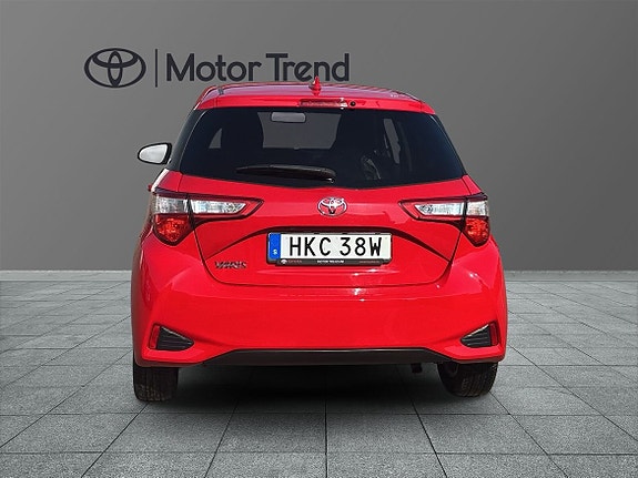 Toyota Yaris 4 of 5