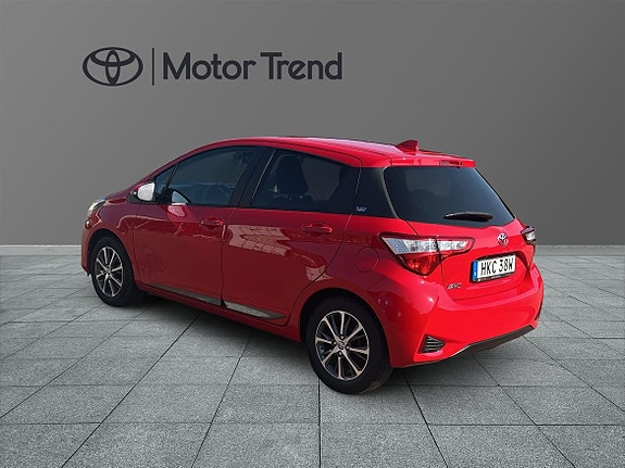 Toyota Yaris 2 of 5