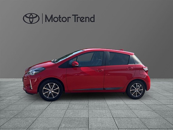 Toyota Yaris 3 of 5