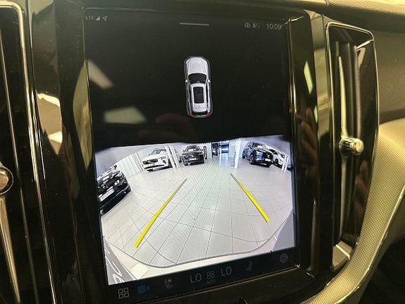 Volvo XC60 12 of 25
