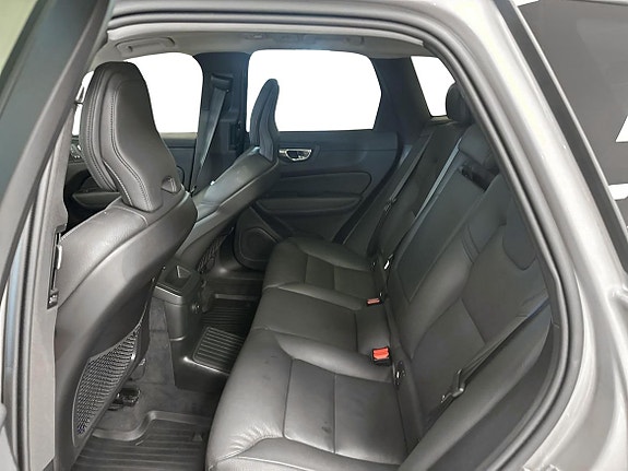 Volvo XC60 14 of 25