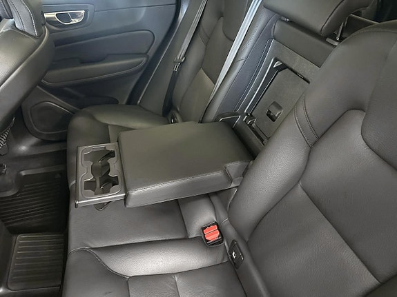 Volvo XC60 15 of 25
