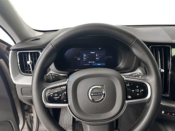 Volvo XC60 8 of 25