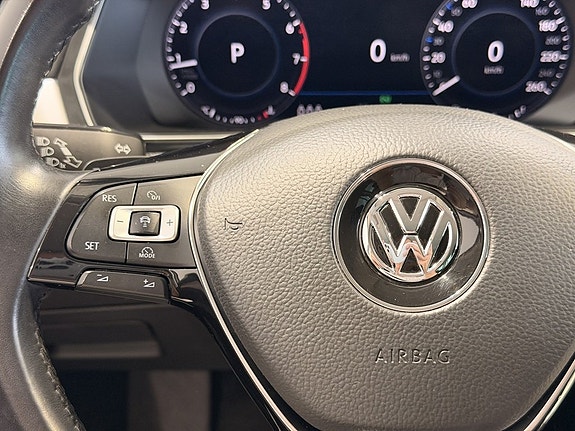 Volkswagen Passat 15 of 21