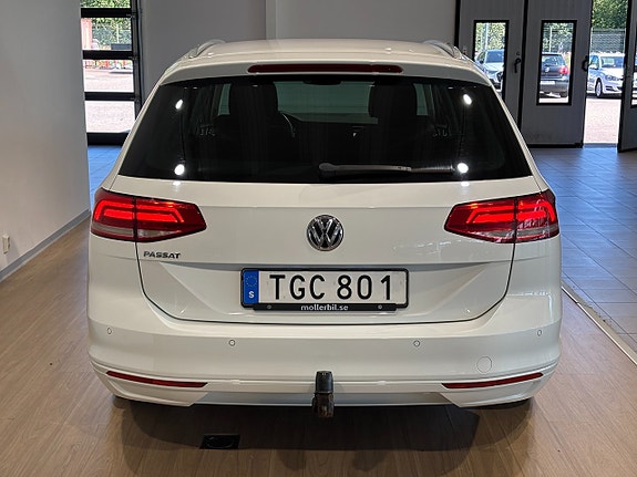 Volkswagen Passat 7 of 21