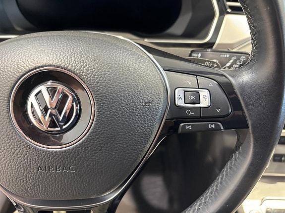 Volkswagen Passat 16 of 21