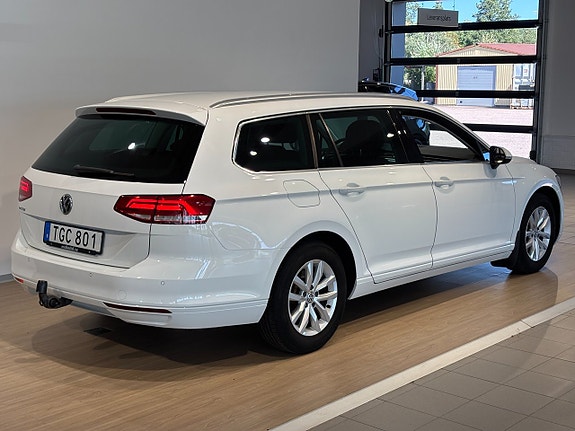 Volkswagen Passat 5 of 21
