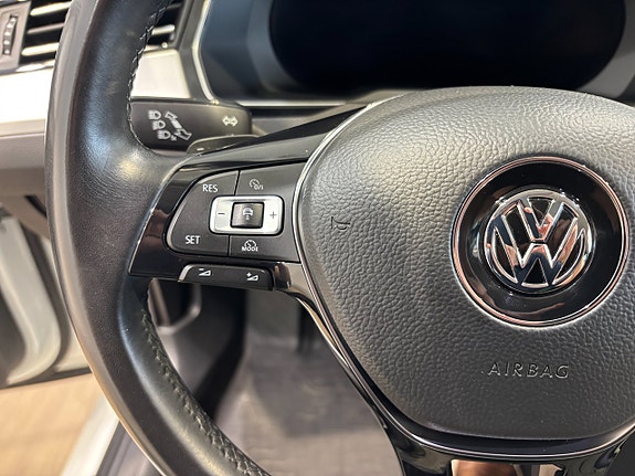 Volkswagen Passat 15 of 21