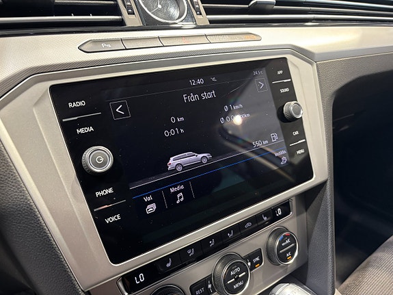 Volkswagen Passat 19 of 21