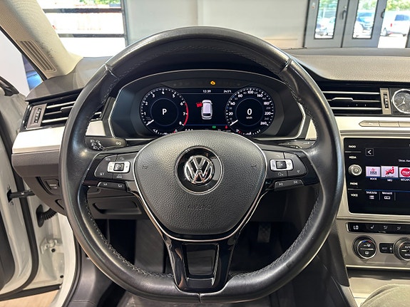Volkswagen Passat 14 of 21