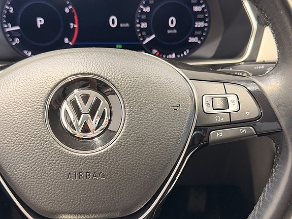 Volkswagen Passat 16 of 21