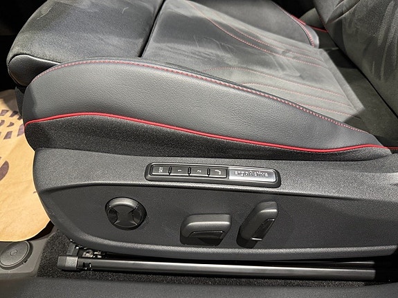 Volkswagen ID.4 GTX 10 of 26