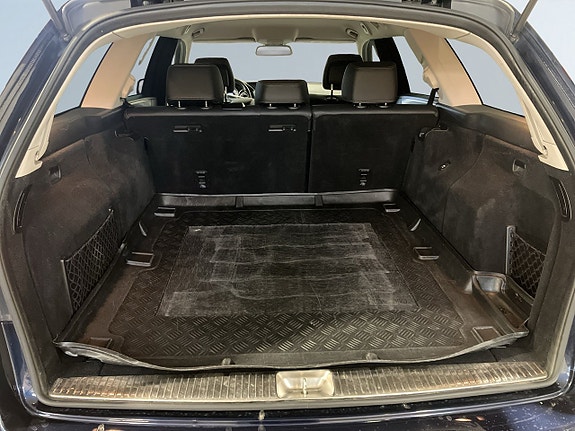 Mercedes-Benz E220 12 of 22