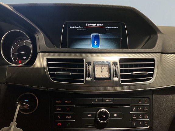 Mercedes-Benz E220 15 of 22