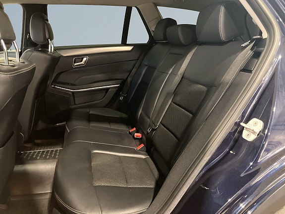 Mercedes-Benz E220 13 of 22