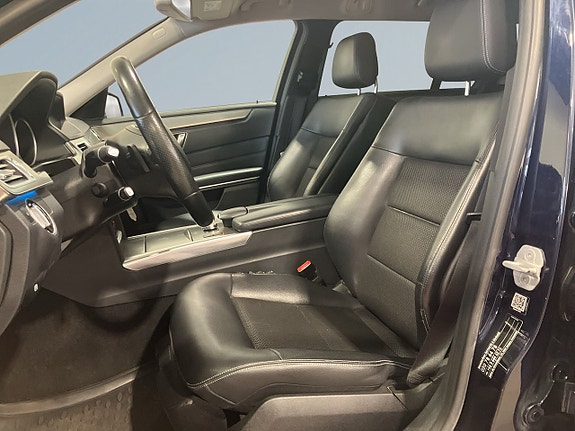 Mercedes-Benz E220 7 of 22