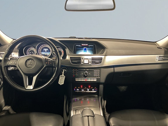 Mercedes-Benz E220 8 of 22