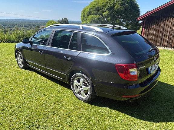 Skoda Superb 4 of 5