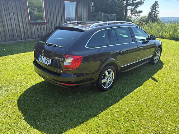 Skoda Superb 3 of 5