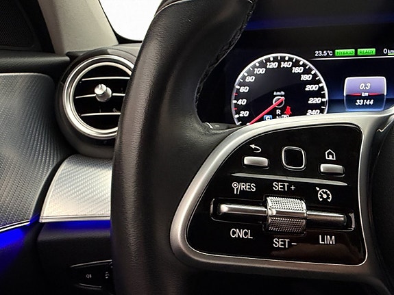 Mercedes-Benz E300 14 of 30